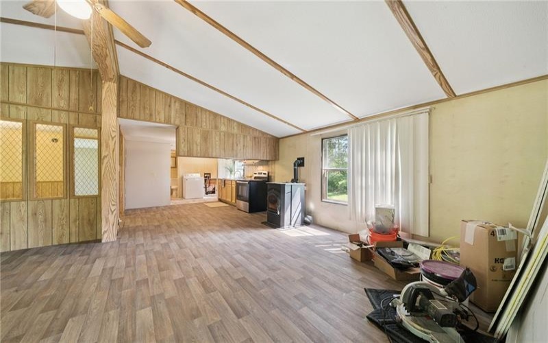 154 Thompson Rd, Torrance, 15779, 3 Bedrooms Bedrooms, ,1 BathroomBathrooms,Residential,For Sale,Thompson Rd,1752324