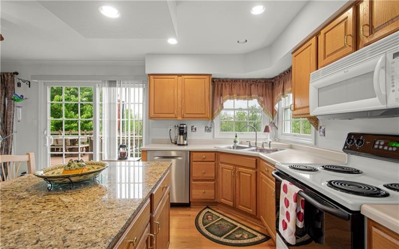 213 Walnut Drive, Eighty Four, 15330, 3 Bedrooms Bedrooms, 9 Rooms Rooms,2.1 BathroomsBathrooms,Residential,For Sale,Walnut Drive,1752517
