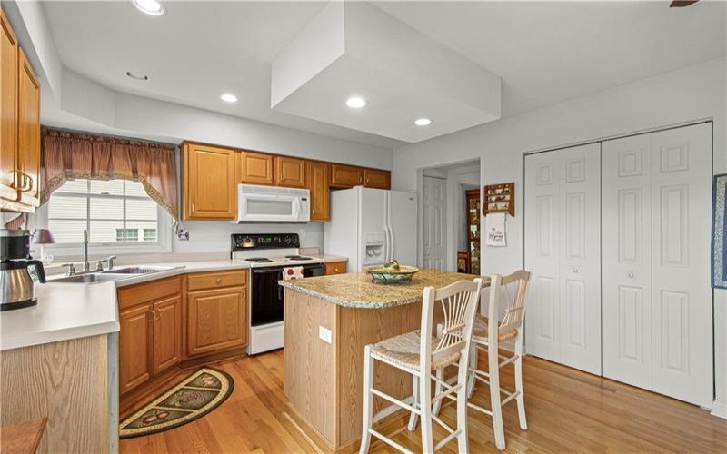 213 Walnut Drive, Eighty Four, 15330, 3 Bedrooms Bedrooms, 9 Rooms Rooms,2.1 BathroomsBathrooms,Residential,For Sale,Walnut Drive,1752517