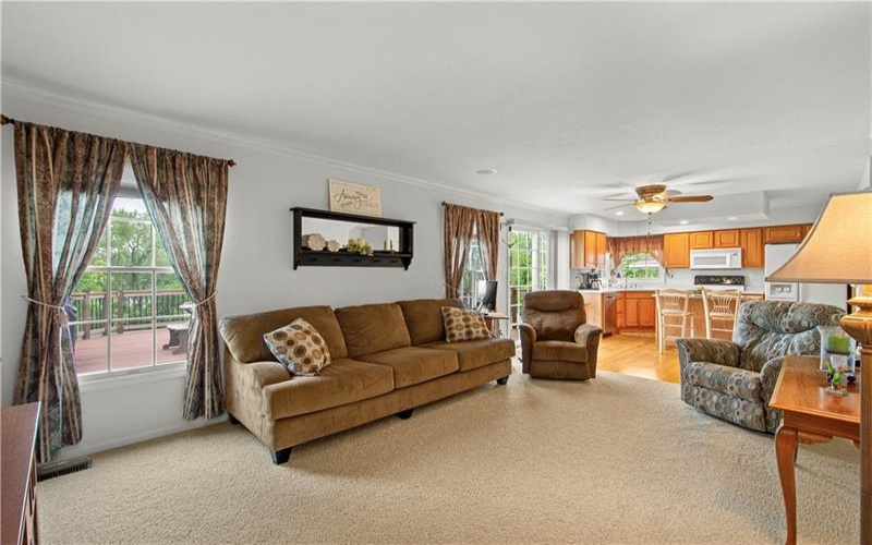 213 Walnut Drive, Eighty Four, 15330, 3 Bedrooms Bedrooms, 9 Rooms Rooms,2.1 BathroomsBathrooms,Residential,For Sale,Walnut Drive,1752517
