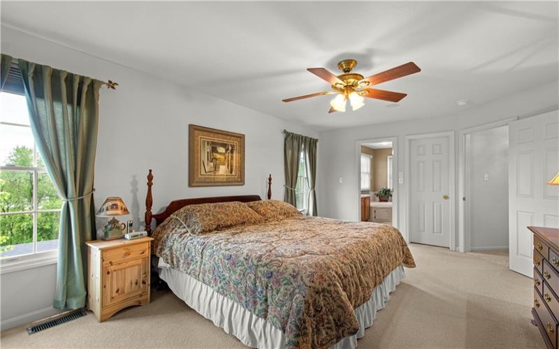 213 Walnut Drive, Eighty Four, 15330, 3 Bedrooms Bedrooms, 9 Rooms Rooms,2.1 BathroomsBathrooms,Residential,For Sale,Walnut Drive,1752517