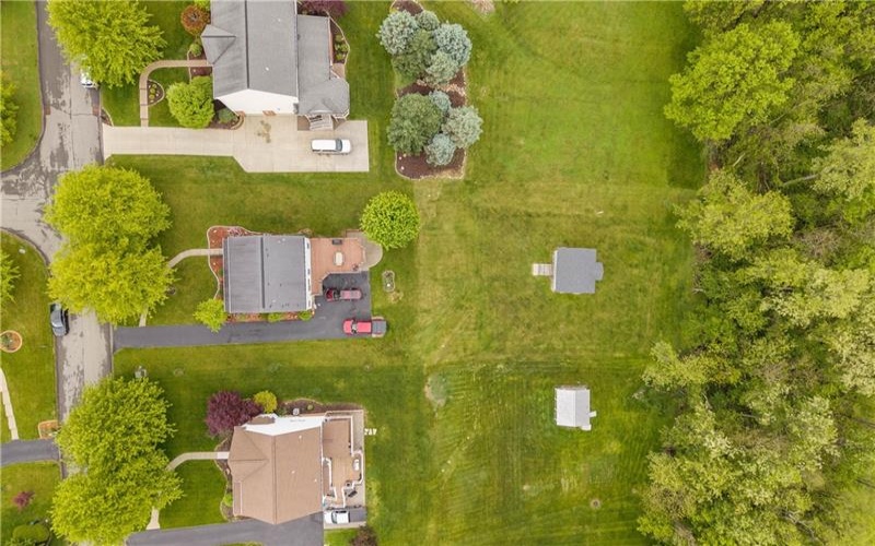 213 Walnut Drive, Eighty Four, 15330, 3 Bedrooms Bedrooms, 9 Rooms Rooms,2.1 BathroomsBathrooms,Residential,For Sale,Walnut Drive,1752517