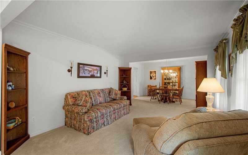213 Walnut Drive, Eighty Four, 15330, 3 Bedrooms Bedrooms, 9 Rooms Rooms,2.1 BathroomsBathrooms,Residential,For Sale,Walnut Drive,1752517