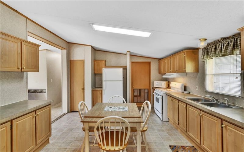 170 Silvis, Export, 15632, 4 Bedrooms Bedrooms, ,2 BathroomsBathrooms,Residential,For Sale,Silvis,1752638