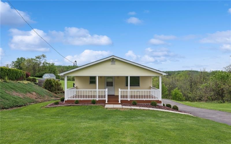 13400 Ridge Road, Irwin, 15642, 2 Bedrooms Bedrooms, 6 Rooms Rooms,2 BathroomsBathrooms,Residential,For Sale,Ridge Road,1752676