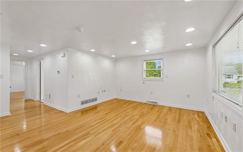 13400 Ridge Road, Irwin, 15642, 2 Bedrooms Bedrooms, 6 Rooms Rooms,2 BathroomsBathrooms,Residential,For Sale,Ridge Road,1752676