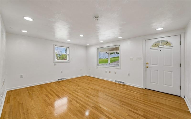 13400 Ridge Road, Irwin, 15642, 2 Bedrooms Bedrooms, 6 Rooms Rooms,2 BathroomsBathrooms,Residential,For Sale,Ridge Road,1752676