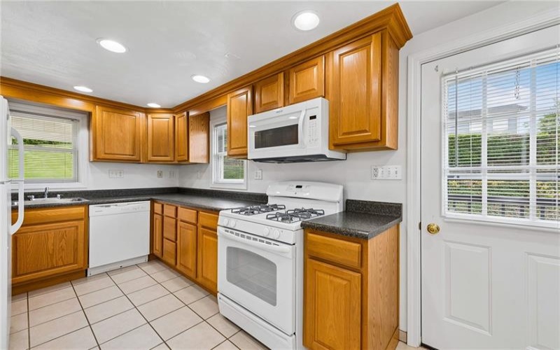 13400 Ridge Road, Irwin, 15642, 2 Bedrooms Bedrooms, 6 Rooms Rooms,2 BathroomsBathrooms,Residential,For Sale,Ridge Road,1752676