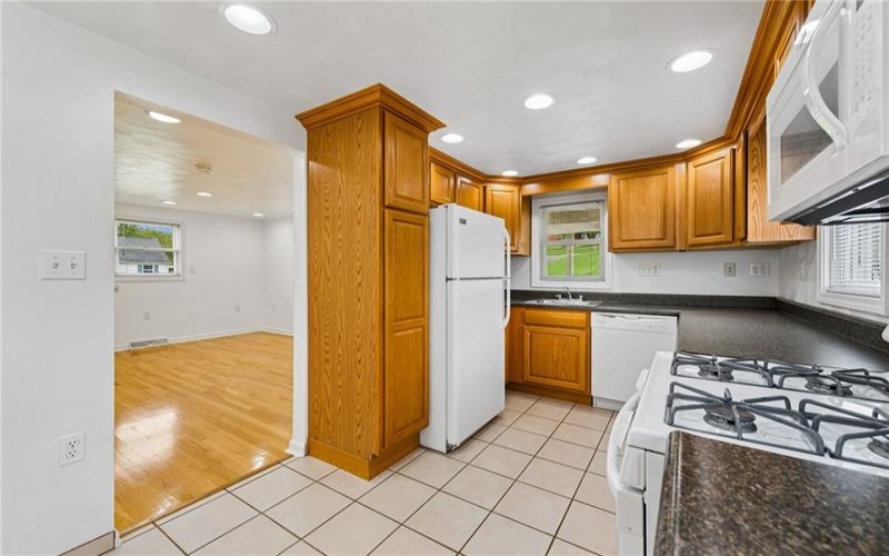 13400 Ridge Road, Irwin, 15642, 2 Bedrooms Bedrooms, 6 Rooms Rooms,2 BathroomsBathrooms,Residential,For Sale,Ridge Road,1752676