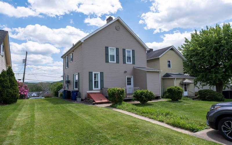 227 5th STREET, Youngwood, 15697, 4 Bedrooms Bedrooms, 8 Rooms Rooms,2 BathroomsBathrooms,Residential,For Sale,5th,1752730