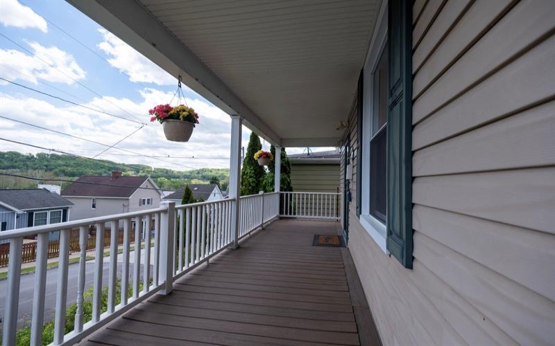 227 5th STREET, Youngwood, 15697, 4 Bedrooms Bedrooms, 8 Rooms Rooms,2 BathroomsBathrooms,Residential,For Sale,5th,1752730