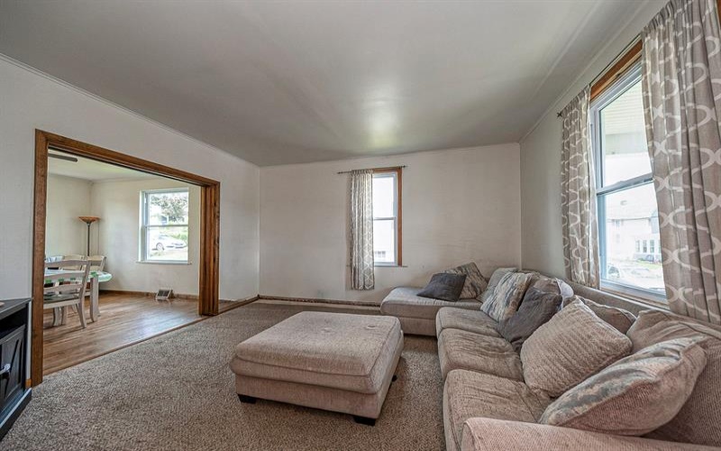 227 5th STREET, Youngwood, 15697, 4 Bedrooms Bedrooms, 8 Rooms Rooms,2 BathroomsBathrooms,Residential,For Sale,5th,1752730