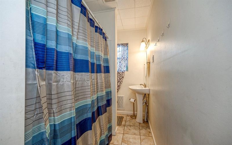 227 5th STREET, Youngwood, 15697, 4 Bedrooms Bedrooms, 8 Rooms Rooms,2 BathroomsBathrooms,Residential,For Sale,5th,1752730
