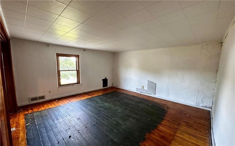 109 Pittsburgh Rd, Bentleyville, 15314, 4 Bedrooms Bedrooms, 8 Rooms Rooms,2 BathroomsBathrooms,Residential,For Sale,Pittsburgh Rd,1752736