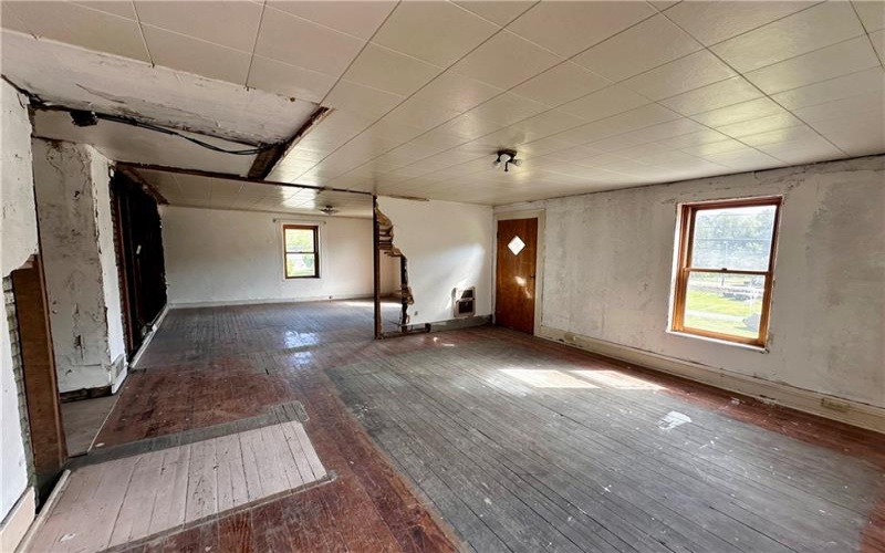 109 Pittsburgh Rd, Bentleyville, 15314, 4 Bedrooms Bedrooms, 8 Rooms Rooms,2 BathroomsBathrooms,Residential,For Sale,Pittsburgh Rd,1752736