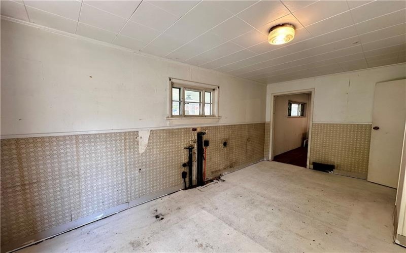 109 Pittsburgh Rd, Bentleyville, 15314, 4 Bedrooms Bedrooms, 8 Rooms Rooms,2 BathroomsBathrooms,Residential,For Sale,Pittsburgh Rd,1752736