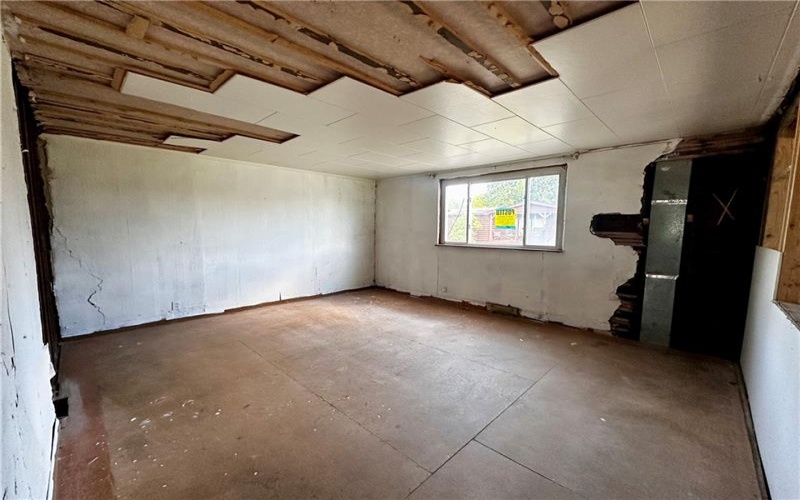 109 Pittsburgh Rd, Bentleyville, 15314, 4 Bedrooms Bedrooms, 8 Rooms Rooms,2 BathroomsBathrooms,Residential,For Sale,Pittsburgh Rd,1752736