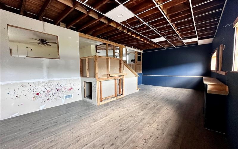 109 Pittsburgh Rd, Bentleyville, 15314, 4 Bedrooms Bedrooms, 8 Rooms Rooms,2 BathroomsBathrooms,Residential,For Sale,Pittsburgh Rd,1752736