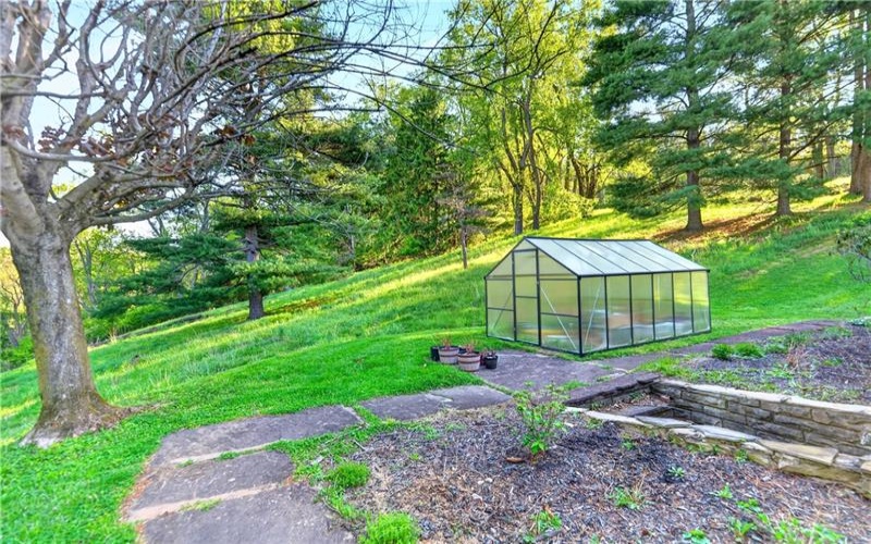 1188 Willowbrook Road, Rostraver Twp, 15012, 2 Bedrooms Bedrooms, 9 Rooms Rooms,2 BathroomsBathrooms,Residential,For Sale,Willowbrook Road,1752778