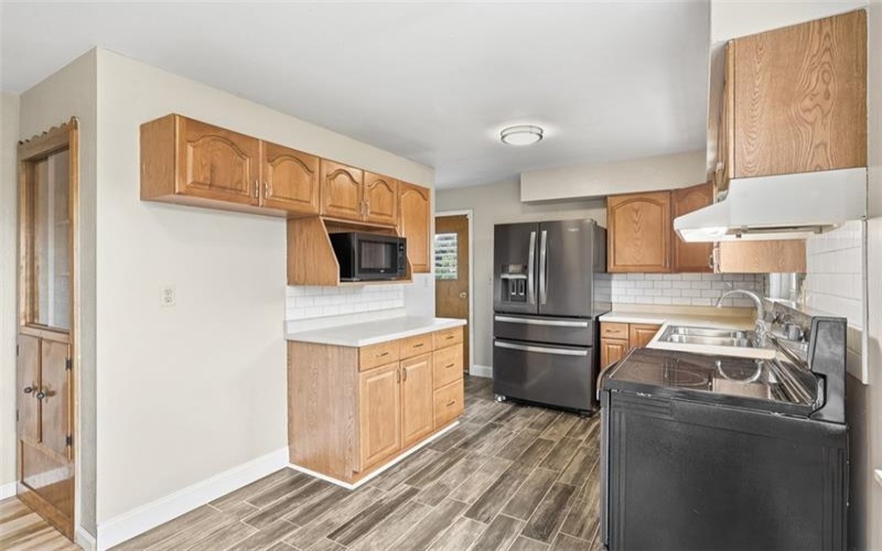 12000 Lee Dr, Irwin, 15642, 3 Bedrooms Bedrooms, 8 Rooms Rooms,1.1 BathroomsBathrooms,Residential,For Sale,Lee Dr,1752780