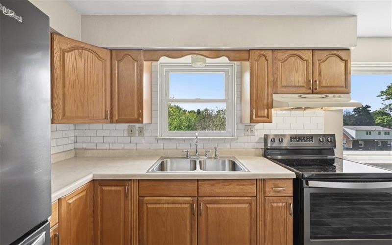 12000 Lee Dr, Irwin, 15642, 3 Bedrooms Bedrooms, 8 Rooms Rooms,1.1 BathroomsBathrooms,Residential,For Sale,Lee Dr,1752780