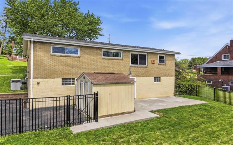 12000 Lee Dr, Irwin, 15642, 3 Bedrooms Bedrooms, 8 Rooms Rooms,1.1 BathroomsBathrooms,Residential,For Sale,Lee Dr,1752780