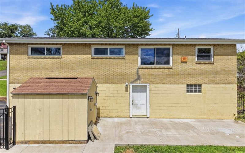 12000 Lee Dr, Irwin, 15642, 3 Bedrooms Bedrooms, 8 Rooms Rooms,1.1 BathroomsBathrooms,Residential,For Sale,Lee Dr,1752780