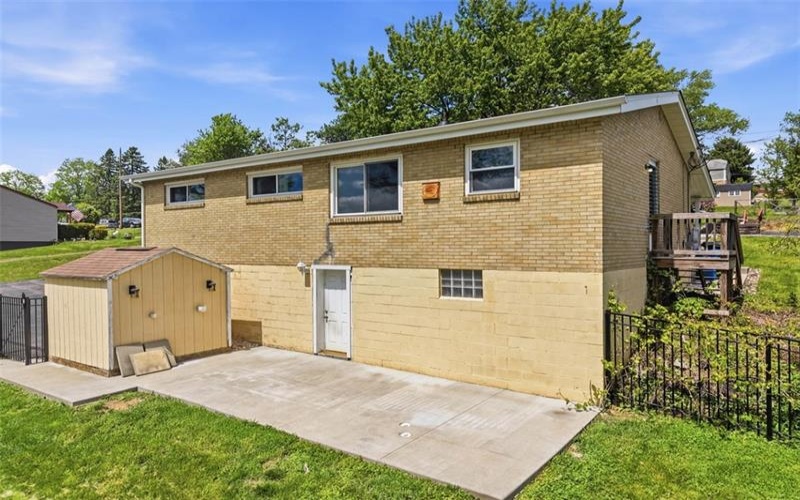 12000 Lee Dr, Irwin, 15642, 3 Bedrooms Bedrooms, 8 Rooms Rooms,1.1 BathroomsBathrooms,Residential,For Sale,Lee Dr,1752780