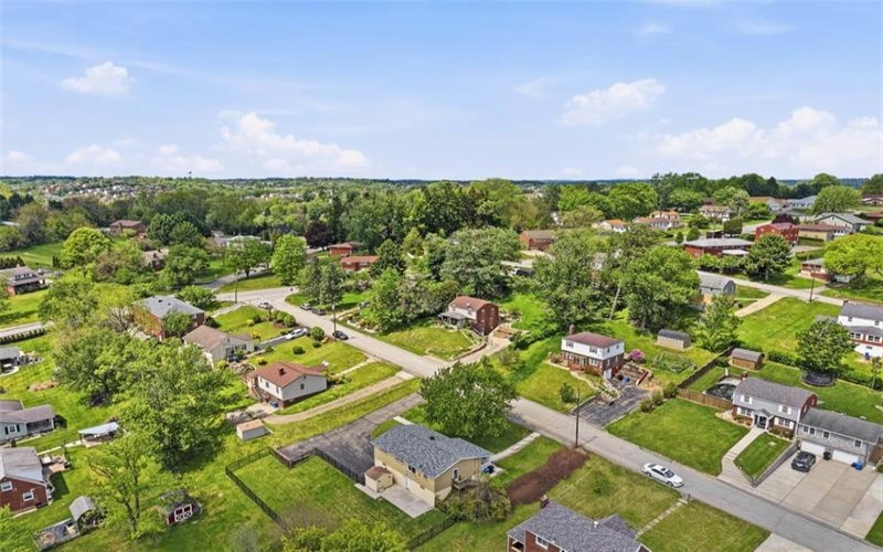 12000 Lee Dr, Irwin, 15642, 3 Bedrooms Bedrooms, 8 Rooms Rooms,1.1 BathroomsBathrooms,Residential,For Sale,Lee Dr,1752780