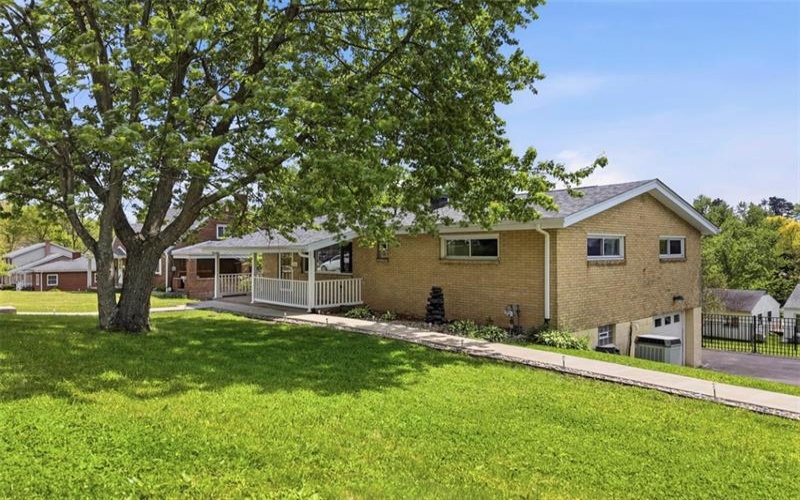 12000 Lee Dr, Irwin, 15642, 3 Bedrooms Bedrooms, 8 Rooms Rooms,1.1 BathroomsBathrooms,Residential,For Sale,Lee Dr,1752780