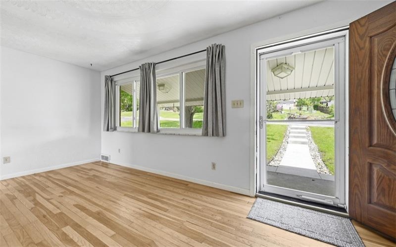 12000 Lee Dr, Irwin, 15642, 3 Bedrooms Bedrooms, 8 Rooms Rooms,1.1 BathroomsBathrooms,Residential,For Sale,Lee Dr,1752780