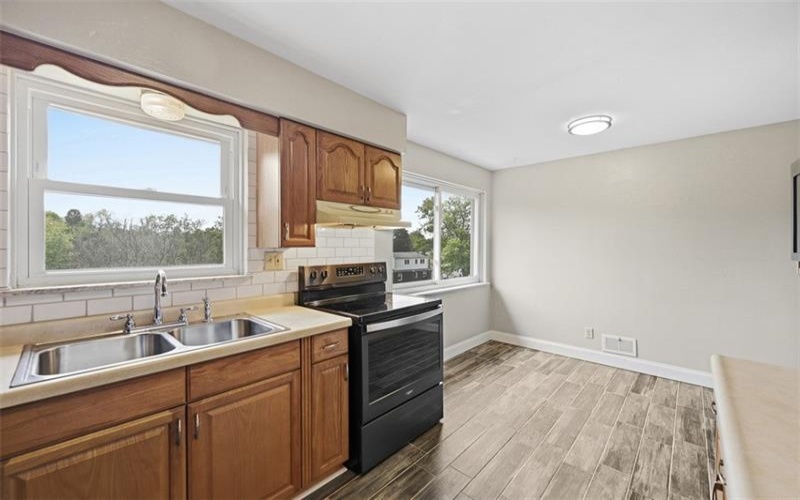 12000 Lee Dr, Irwin, 15642, 3 Bedrooms Bedrooms, 8 Rooms Rooms,1.1 BathroomsBathrooms,Residential,For Sale,Lee Dr,1752780
