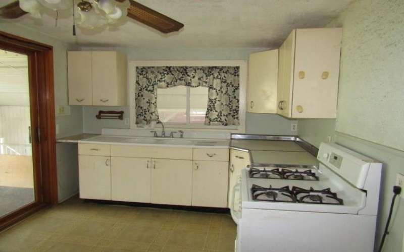 48 Locust St, Ellsworth, 15331, 2 Bedrooms Bedrooms, 5 Rooms Rooms,1 BathroomBathrooms,Residential,For Sale,Locust St,1752812