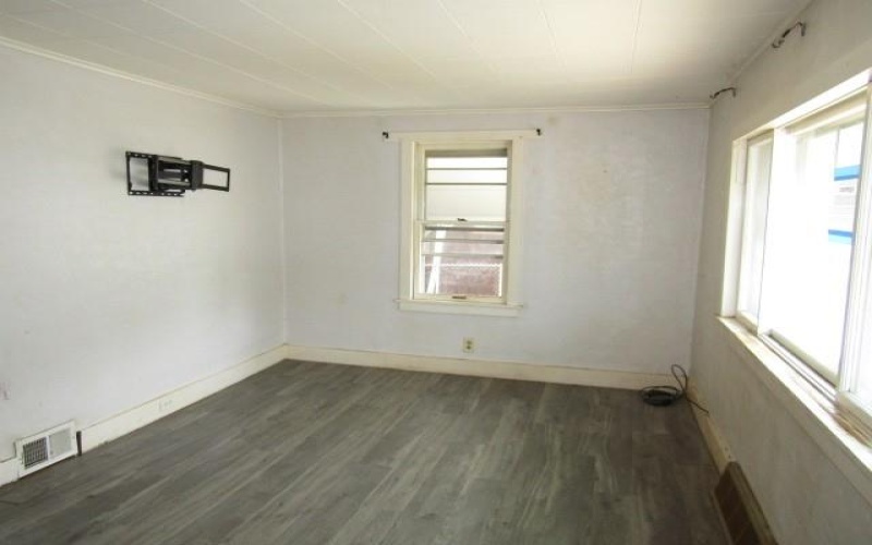 48 Locust St, Ellsworth, 15331, 2 Bedrooms Bedrooms, 5 Rooms Rooms,1 BathroomBathrooms,Residential,For Sale,Locust St,1752812