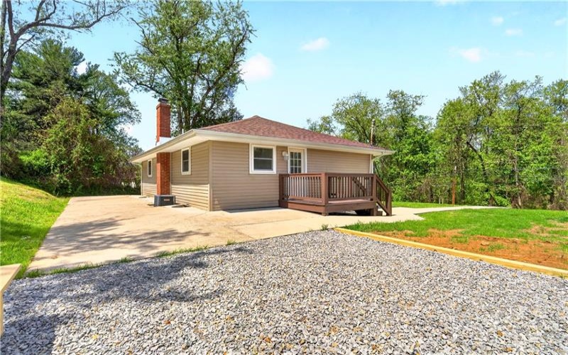 1590 Grange Road, Charleroi, 15022, 3 Bedrooms Bedrooms, 9 Rooms Rooms,2 BathroomsBathrooms,Residential,For Sale,Grange Road,1752665