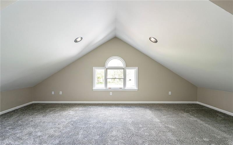 1120 Sandstone Rd, Greensburg, 15601, 4 Bedrooms Bedrooms, 9 Rooms Rooms,3.1 BathroomsBathrooms,Residential,For Sale,Sandstone Rd,1752868