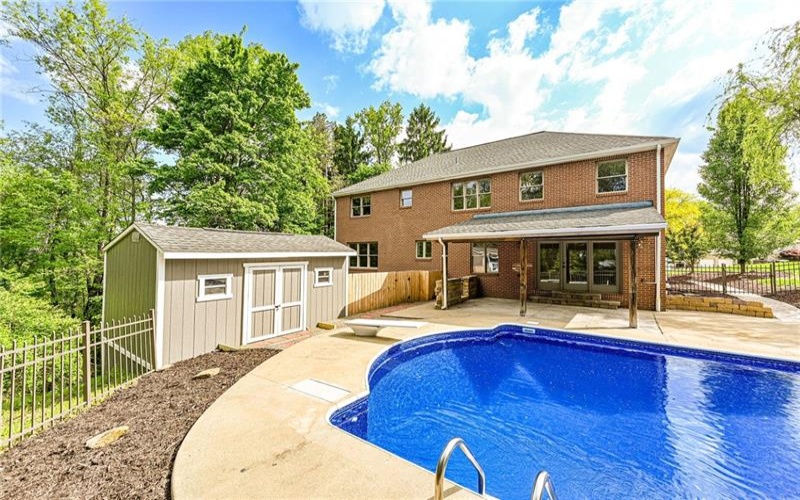1120 Sandstone Rd, Greensburg, 15601, 4 Bedrooms Bedrooms, 9 Rooms Rooms,3.1 BathroomsBathrooms,Residential,For Sale,Sandstone Rd,1752868
