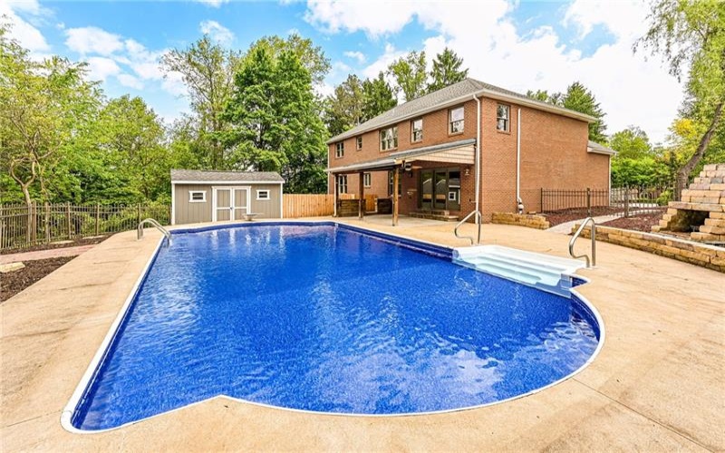 1120 Sandstone Rd, Greensburg, 15601, 4 Bedrooms Bedrooms, 9 Rooms Rooms,3.1 BathroomsBathrooms,Residential,For Sale,Sandstone Rd,1752868