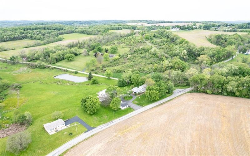 258 Firestone Rd, Greensburg, 15601, 3 Bedrooms Bedrooms, 10 Rooms Rooms,2.1 BathroomsBathrooms,Residential,For Sale,Firestone Rd,1752919