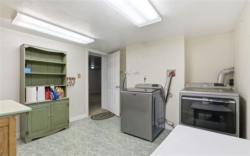 258 Firestone Rd, Greensburg, 15601, 3 Bedrooms Bedrooms, 10 Rooms Rooms,2.1 BathroomsBathrooms,Residential,For Sale,Firestone Rd,1752919