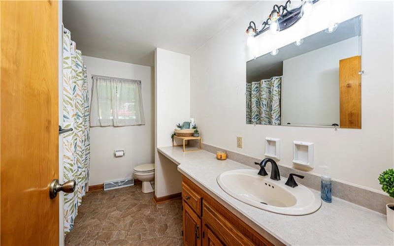 129 FRANKLIN DRIVE, GREENSBURG, 15601, 3 Bedrooms Bedrooms, 10 Rooms Rooms,1.1 BathroomsBathrooms,Residential,For Sale,FRANKLIN DRIVE,1752630