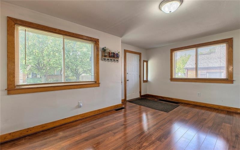 155 Lenox St, Uniontown, 15401, 4 Bedrooms Bedrooms, 7 Rooms Rooms,2.1 BathroomsBathrooms,Residential,For Sale,Lenox St,1752929