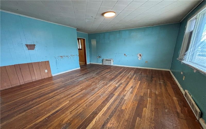 424 Main St, New Eagle, 15067, 4 Bedrooms Bedrooms, ,1.1 BathroomsBathrooms,Residential,For Sale,Main St,1752932