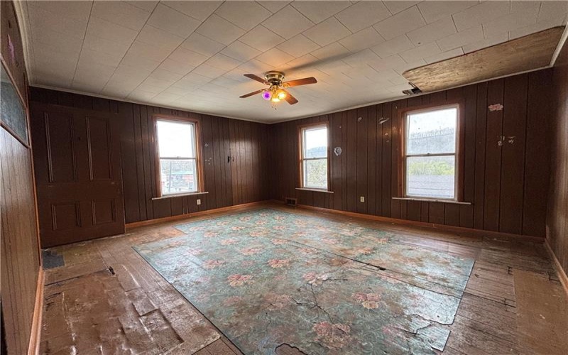424 Main St, New Eagle, 15067, 4 Bedrooms Bedrooms, ,1.1 BathroomsBathrooms,Residential,For Sale,Main St,1752932