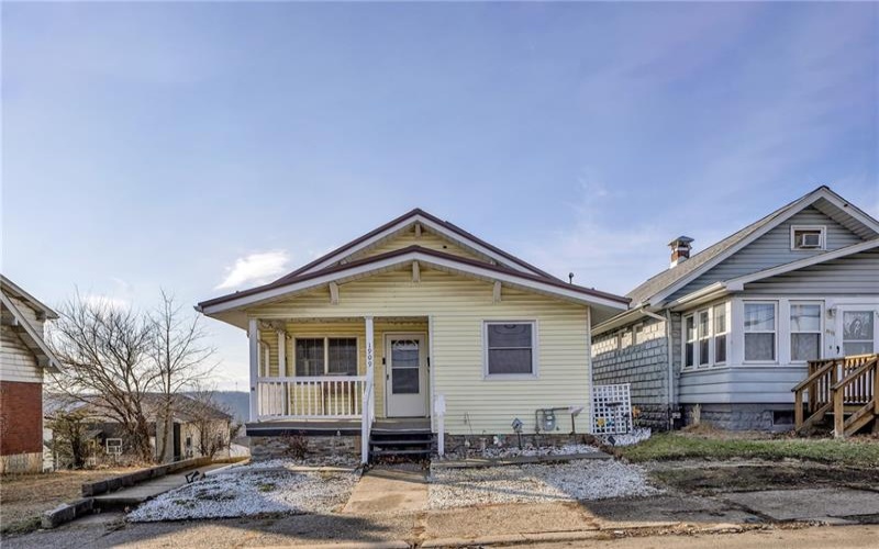 1909 Freeport Rd, New Kensington, 15068, 2 Bedrooms Bedrooms, 9 Rooms Rooms,1 BathroomBathrooms,Residential,For Sale,Freeport Rd,1736517