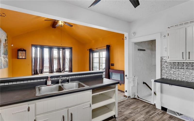 1909 Freeport Rd, New Kensington, 15068, 2 Bedrooms Bedrooms, 9 Rooms Rooms,1 BathroomBathrooms,Residential,For Sale,Freeport Rd,1736517