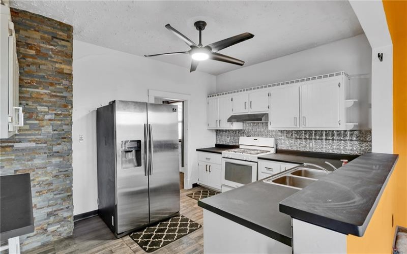 1909 Freeport Rd, New Kensington, 15068, 2 Bedrooms Bedrooms, 9 Rooms Rooms,1 BathroomBathrooms,Residential,For Sale,Freeport Rd,1736517