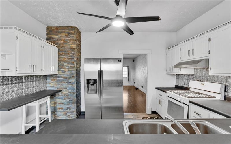 1909 Freeport Rd, New Kensington, 15068, 2 Bedrooms Bedrooms, 9 Rooms Rooms,1 BathroomBathrooms,Residential,For Sale,Freeport Rd,1736517