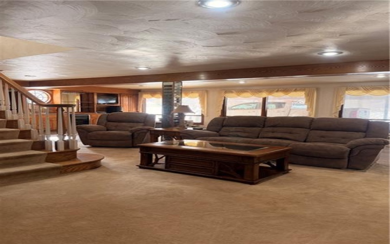 108 Oriole Drive, New Alexandria, 15670, 4 Bedrooms Bedrooms, ,2 BathroomsBathrooms,Residential,For Sale,Oriole Drive,1739444