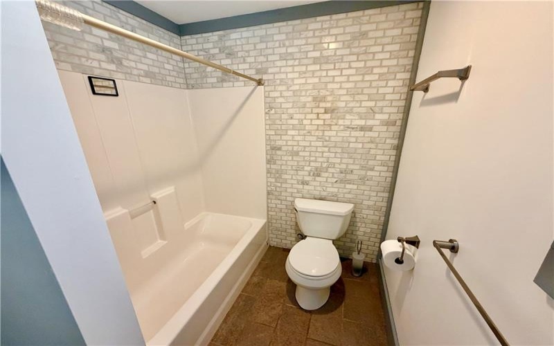 1180 National Pike, Hopwood, 15445, 1 Bedroom Bedrooms, ,1 BathroomBathrooms,Lease,For Rent,National Pike,1752702